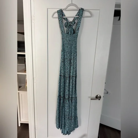 Omika Lana Maxi Dress - Picture 4 of 7